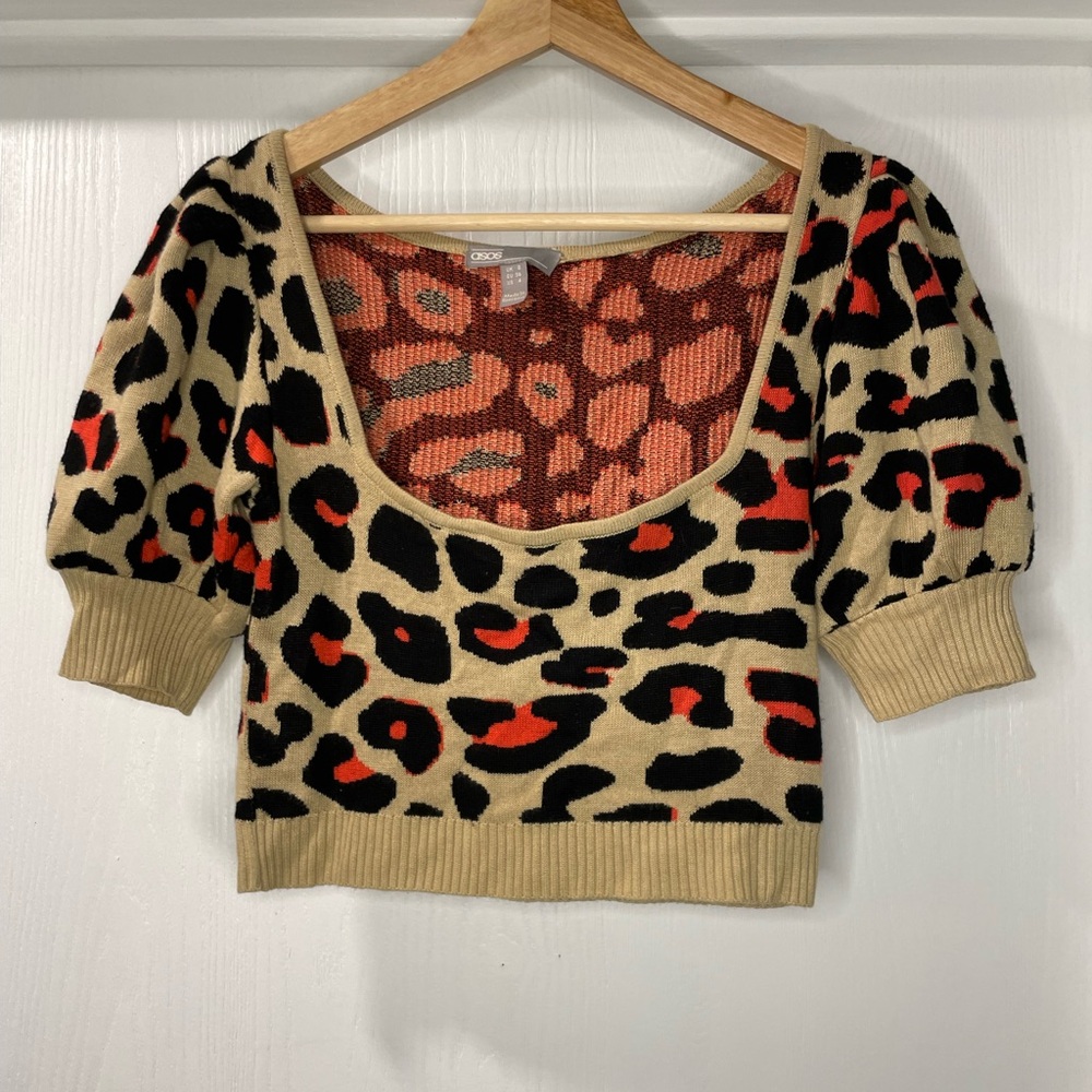 ASOS Cheetah print Crop Top Bubble Sleeve Sweater. Size 4